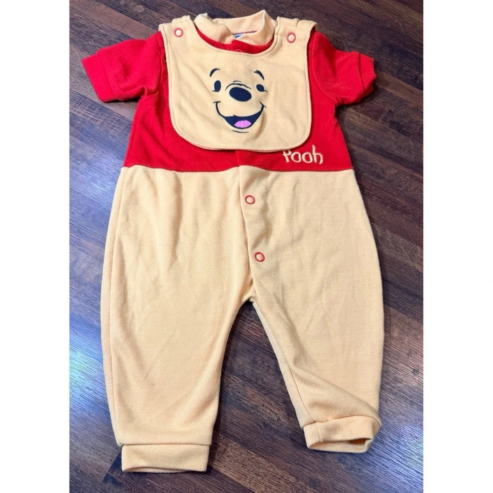 Vintage Winnie the Pooh Disney outfit.  Size newborn small 0-11 pounds